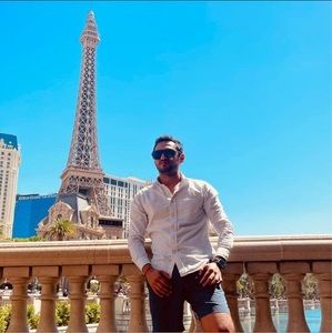 Meet your Posher, Adrian